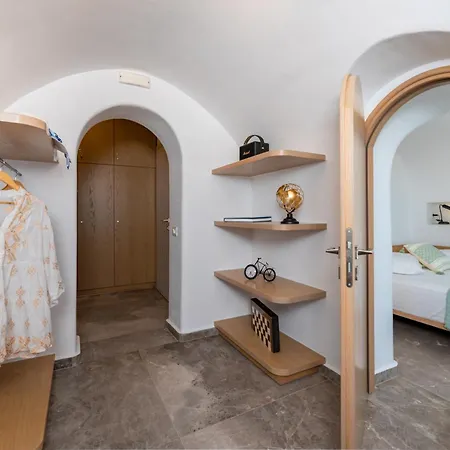 Aronia Glow * Imerovigli (Santorini)