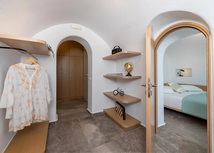 Aronia Glow * Imerovigli (Santorini)